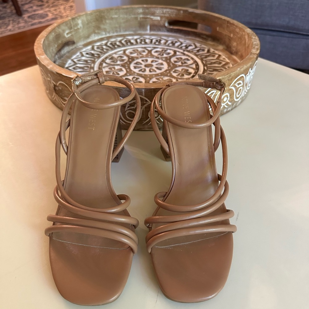 Nine West Heeled Sandals 7.5M Tan Like New